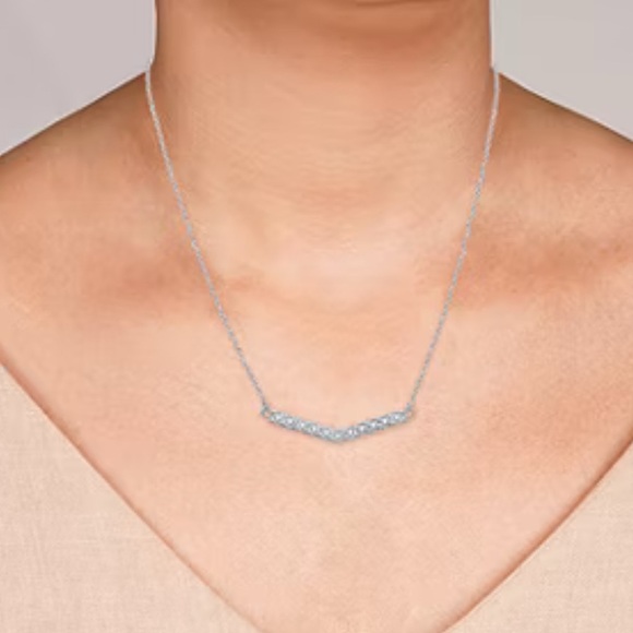Diamond and sterling silver modern simplicity necklace - Picture 8 of 9